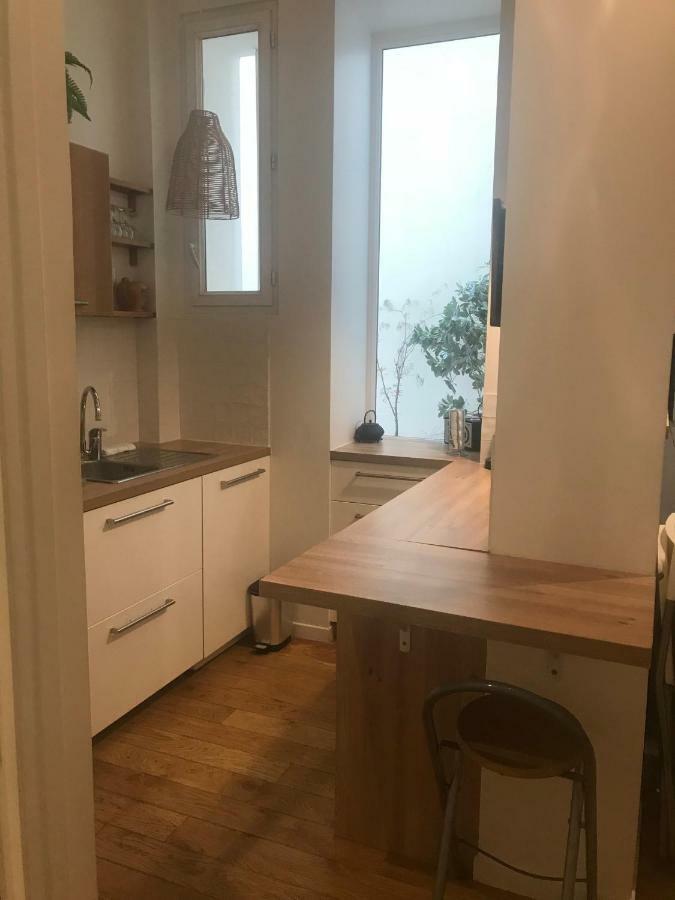 Appartamento Parisian Cosy Flat Parigi